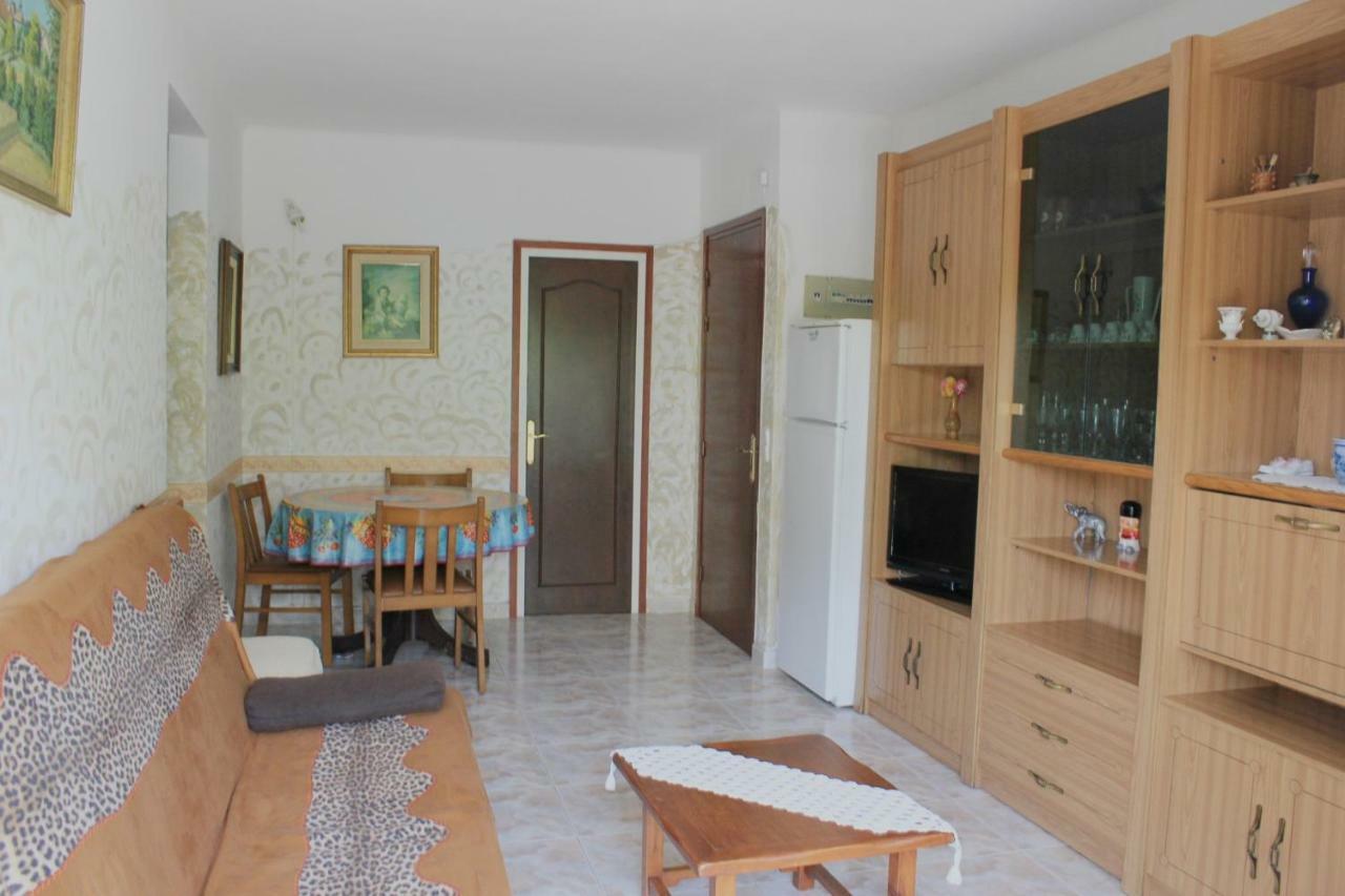 Canastel L' Escala Esterno foto