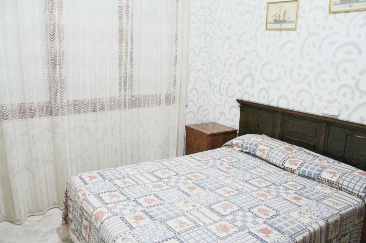 Canastel L' Escala Esterno foto