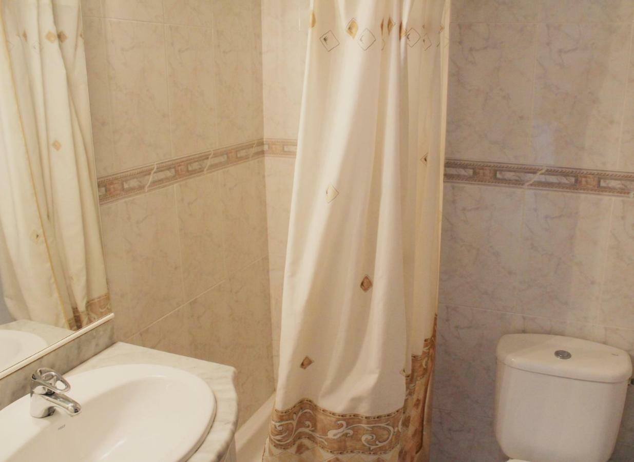 Canastel L' Escala Esterno foto